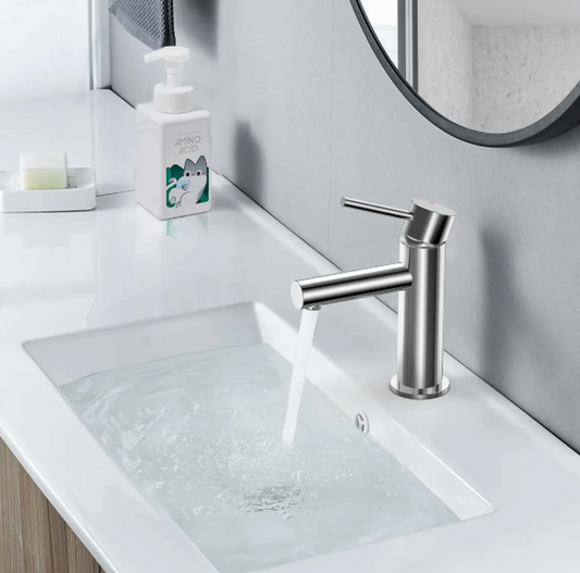 Single Handle Solid Brass Bathroom Basin Faucet (Model: iKON-AB000005)