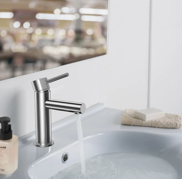 Single Handle Solid Brass Bathroom Basin Faucet (Model: iKON-AB000005)