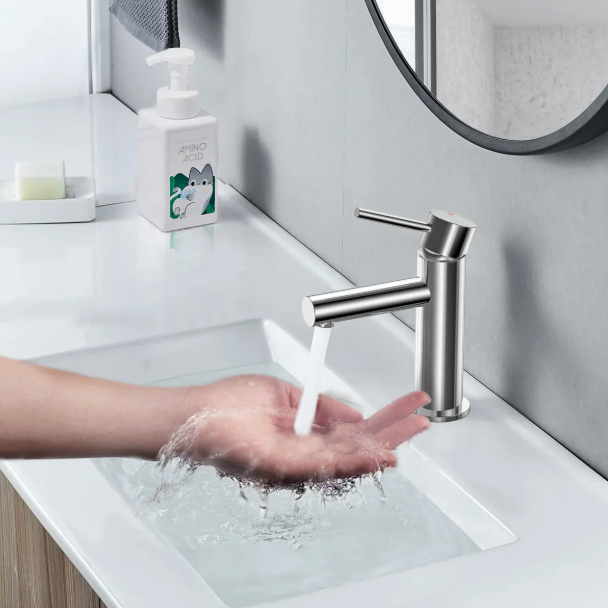 Single Handle Solid Brass Bathroom Basin Faucet (Model: iKON-AB000005)